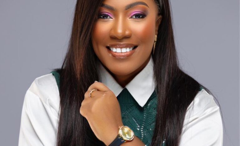 Eunice Biyoghe, nominée Meilleure Personnalité TV aux Music Video Africa Awards : le Gabon brille à l’international