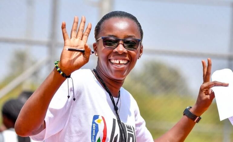 Portrait : Coach Ruth Glenna Bibeyi, l’étoile montante du basketball africain